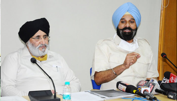 ਸ਼੍ਰੋਮਣੀ ਅਕਾਲੀ ਦਲ ਨੇ ਡੀ ਜੀ ਪੀ ਨੂੰ ਦਿੱਤੀ ਚੇਤਾਵਨੀ,ਕਿਹਾ ਜੇਕਰ ਕਿਸਾਨਾਂ ਖਿਲਾਫ ਕੋਈ ਝੂਠਾ ਕੇਸ ਦਰਜ ਹੋਇਆ ਤਾਂ ਪਾਰਟੀ ਉਹਨਾਂ ਦਾ ਘਿਰਾਓ ਕਰੇਗੀ 1 akali