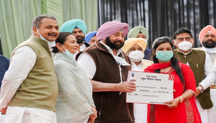 ਭਾਰਤੀ ਔਰਤਾਂ ਛੇਤੀ ਹੀ ਰੱਖਿਆ ਸੈਨਾਵਾਂ ਦੇ ਯੁੱਧ ਲੜਨ ਵਾਲੇ ਯੂਨਿਟਾਂ ਦਾ ਹਿੱਸਾ ਹੋਣਗੀਆਂ-ਕੈਪਟਨ ਅਮਰਿੰਦਰ ਸਿੰਘ ਨੇ ਉਮੀਦ ਪ੍ਰਗਟਾਈ 1 DSC02881