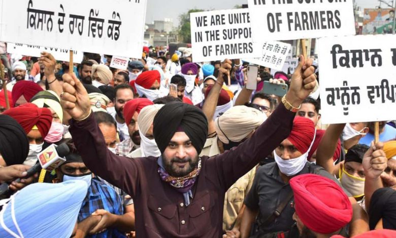 ਖੇਤੀਬਾੜੀ ਕਾਨੂੰਨਾਂ ਦੇ ਵਿਰੋਧ 'ਚ ਕੱਲ੍ਹ ਸਵੇਰੇ ਆਪਣੇ ਦੋਵੇਂ ਘਰਾਂ 'ਤੇ ਕਾਲਾ ਝੰਡਾ ਲਗਾਉਣਗੇ ਸਿੱਧੂ 2 12 14
