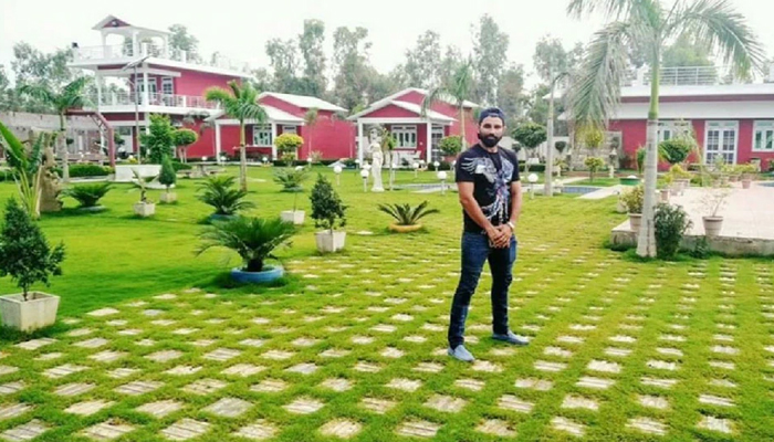 ਦੌਲਤ ਦੇ ਮਾਮਲੇ 'ਚ Mohammed Shami ਵੀ ਨਹੀਂ ਹੈ ਕਿਸੇ ਤੋਂ ਘੱਟ, ਕਰੋੜਾਂ ਦਾ ਇਹ ਫਾਰਮਹਾਊਸ ਦੇਖ ਉੱਡਣਗੇ ਹੋਸ਼ 1 13 14
