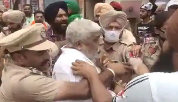 Patiala - Rajpura ਵਿੱਚ ਕਿਸਾਨਾਂ ਨੇ BJP ਨੇਤਾ ਦਾ ਕੀਤਾ ਜਬਰਦਸਤ ਵਿਰੋਧ 1 1625995774BJP leader