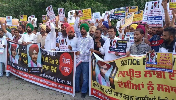 ਬਰਨਾਲਾ: ਲੋਕਾਂ ਨੇ ਰੋਸ਼ ਮਾਰਚ ਕੱਢ ਕੇ ਕੀਤੀ ਬੇਅੰਤ ਕੌਰ ਨੂੰ ਡਿਪੋਰਟ ਕਰਣ ਦੀ ਮੰਗ 1 1627200815barnala