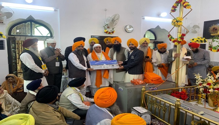 ਗੁਰਪੁਰਬ ਮੌਕੇ ਬੀਬੀ ਜਗੀਰ ਕੌਰ ਸਣੇ ਕਮੇਟੀ ਦਾ 17 ਮੈਂਬਰੀ ਜਥਾ ਸ੍ਰੀ ਕਰਤਾਰਪੁਰ ਸਾਹਿਬ ਵਿਖੇ ਨਤਮਸਤਕ 1 02