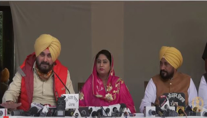 CM ਚੰਨੀ ਤੇ ਸਿੱਧੂ ਦੀ ਅਗਵਾਈ ‘ਚ ਕਾਂਗਰਸ ‘ਚ ਸ਼ਾਮਿਲ ਹੋਏ ਰੁਪਿੰਦਰ ਰੂਬੀ 1 20