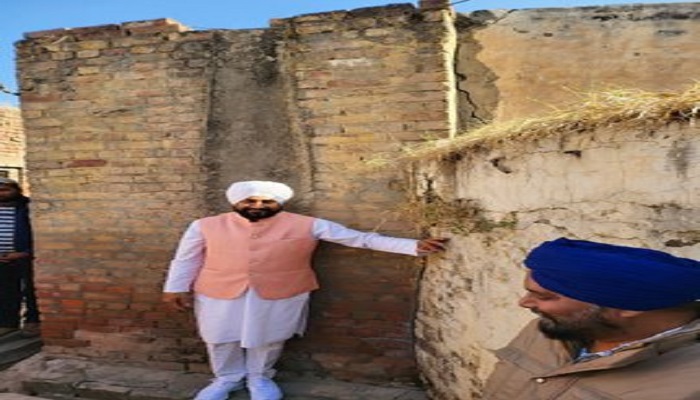CM ਚੰਨੀ ਨੇ ਆਪਣੇ ਜੱਦੀ ਪਿੰਡ ਭਜੌਲੀ ਦਾ ਕੀਤਾ ਦੌਰਾ, ਪਿੰਡ ਦੇ ਸਰਵਪੱਖੀ ਵਿਕਾਸ ਲਈ 1 ਕਰੋੜ ਰੁਪਏ ਦੇਣ ਦਾ ਐਲਾਨ 1 FD dSaoUcAAzzLQ