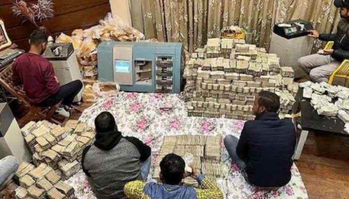 Piyush Jain ਦੇ ਘਰ 'ਤੇ ਡੀ.ਜੀ.ਜੀ.ਆਈ. ਦੀ ਛਾਪੇਮਾਰੀ ਖਤਮ 1 Kannauj DGGI raid on perfume trader Piyush Jains house ends 696x385 1