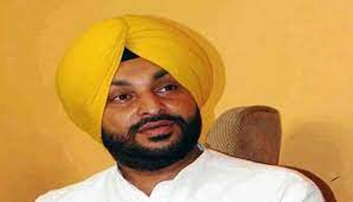 'ਆਪ' ਦੇ ਮੰਤਰੀ ਬਣਾਏ ਜਾਣ 'ਤੇ ਰਵਨੀਤ ਬਿੱਟੂ ਨੇ ਕੀਤਾ ਟਵੀਟ 2 13 17