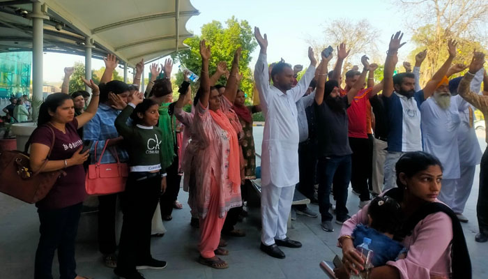 ਇਟਲੀ ਜਾਣ ਤੋਂ ਰੋਕੇ 40 ਦੇ ਕਰੀਬ ਯਾਤਰੀ 4 18 17