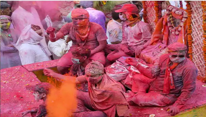 PM ਮੋਦੀ ਤੇ ਗ੍ਰਹਿ ਮੰਤਰੀ ਨੇ ਦੇਸ਼ ਵਾਸੀਆਂ ਨੂੰ ਦਿੱਤੀ ਹੋਲੀ ਦੀ ਵਧਾਈ 1 3 16