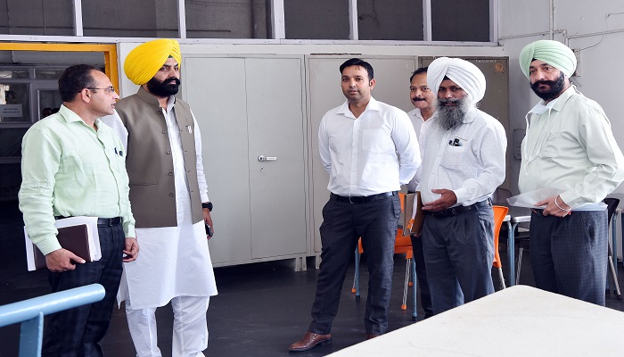 ਕੈਬਨਿਟ ਮੰਤਰੀ ਲਾਲਜੀਤ ਸਿੰਘ ਭੁੱਲਰ ਨੇ ਪ੍ਰਾਹੁਣਚਾਰੀ ਵਿਭਾਗ ਦੇ ਕੰਮਕਾਜ ਦਾ ਲਿਆ ਜਾਇਜ਼ਾ 6 1 23