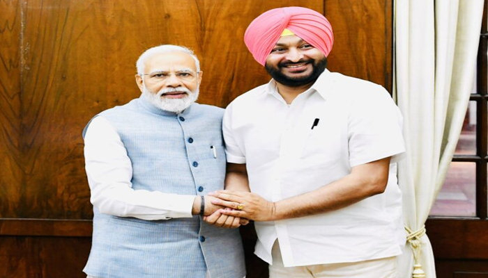 ਕਾਂਗਰਸੀ ਸੰਸਦ ਮੈਂਬਰ ਰਵਨੀਤ ਬਿੱਟੂ ਨੇ PM ਮੋਦੀ ਨਾਲ ਕੀਤੀ ਮੁਲਾਕਾਤ 1 21 1