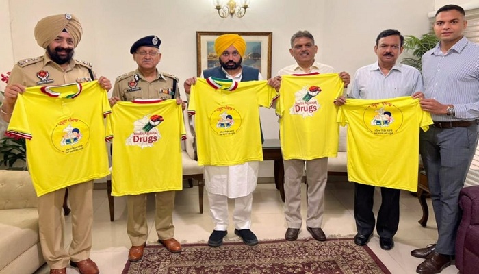 CM Bhagwant Mann ਵੱਲੋਂ ਸੰਗਰੂਰ 'ਚ ਹੋਣ ਵਾਲੀ ਸਾਈਕਲ ਰੈਲੀ ਦੀ ਟੀ-ਸ਼ਰਟ ਰਿਲੀਜ਼ 1 photo cycle rally 2 1024x645 1