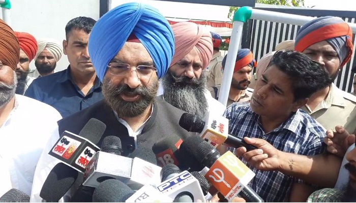 Sidhu Moosewala ਦੇ ਪਰਿਵਾਰ ਨਾਲ BJP ਆਗੂ Sirsa ਦੀ ਮੁਲਾਕਾਤ, ਦਿੱਤਾ ਵੱਡਾ ਬਿਆਨ 1 sirsaaaaaaaaaa