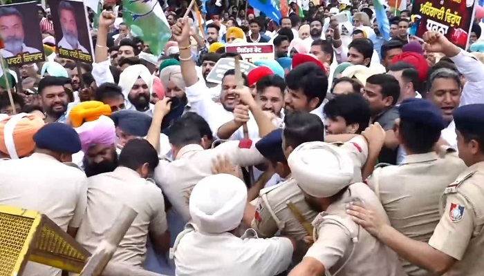 ਬੇਰੁਜ਼ਗਾਰੀ ਅਤੇ ਮਹਿੰਗਾਈ ਖਿਲਾਫ਼ ਕਾਂਗਰਸ ਦਾ ਚੰਡੀਗੜ੍ਹ ਵਿਖੇ ਵੱਡੇ ਪੱਧਰ ਤੇ ਪ੍ਰਦਰਸ਼ਨ 1 Capture