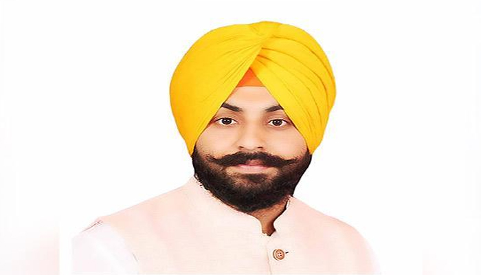 ਸਿੱਖਿਆ ਮੰਤਰੀ ਹਰਜੋਤ ਸਿੰਘ ਬੈਂਸ ਨੇ ਸਕੂਲਾਂ ਨੂੰ ਵੰਡੇ ਸਵੱਛ ਵਿਦਿਆਲਾ ਪੁਰਸਕਾਰ 1 bains 1