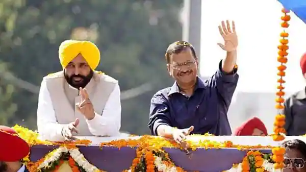 ਚੋਣ ਪ੍ਰਚਾਰ ਦੀ ਥਕਾਵਟ ਮਿਟਾ ਰਹੀ ਹੈ ਮਾਨ ਸਰਕਾਰ: CM ਹਾਊਸ 'ਚ ਭਗਵੰਤ ਮਾਨ, ਬਾਕੀ ਮੰਤਰੀ ਵੀ ਸਕੱਤਰੇਤ ਨਹੀਂ ਪੁੱਜੇ 1 AAP 1648870534722 1648870534961