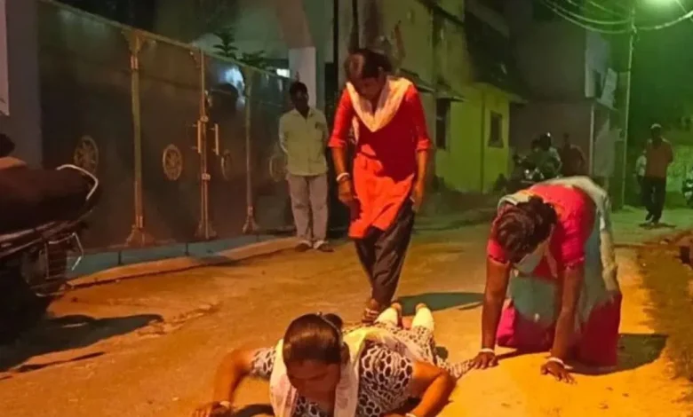 bengal women crawling