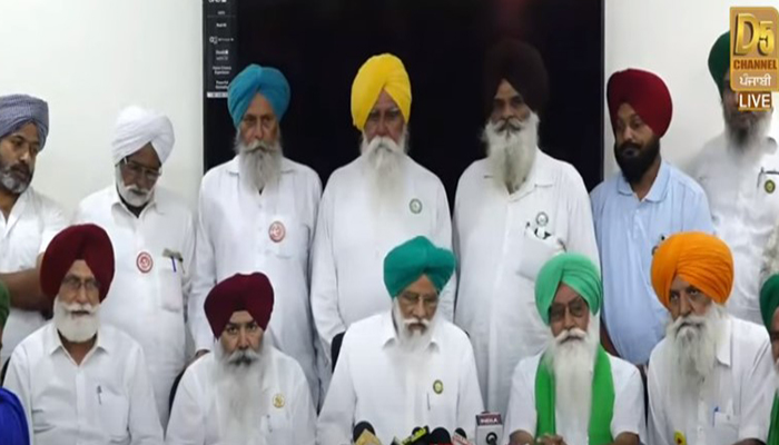 ਪਾਣੀ ਦੇ ਗੰਭੀਰ ਸੰਕਟ, ਵਾਤਾਵਰਨ ਪ੍ਰਦੂਸ਼ਣ ਅਤੇ ਸੂਬੇ ਦੇ ਸੰਘੀ ਢਾਂਚੇ 'ਤੇ ਹਮਲੇ ਨੂੰ ਲੈ ਕੇ ਕਿਸਾਨ ਜਥੇਬੰਦੀਆਂ ਹੋਈਆਂ ਇੱਕਠੀਆਂ, ਮੂੜ ਲੱਗੇਗਾ ਕਿਸਾਨ ਮੌਰਚਾ 1 05 3
