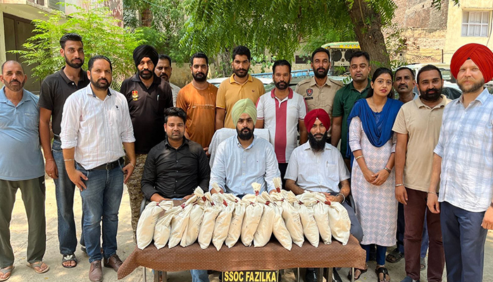 ਪੰਜਾਬ ਪੁਲਿਸ ਨੇ ਫਾਜ਼ਿਲਕਾ ਤੋਂ 20 ਕਿਲੋ ਹੈਰੋਇਨ ਕੀਤੀ ਬਰਾਮਦ, ਦੋ ਗ੍ਰਿਫ਼ਤਾਰ 1 09 5