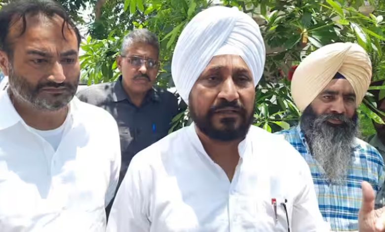 ਨਾਭਾ ਜੇਲ੍ਹ ਵਿੱਚ ਬੰਦ ਪੰਜਾਬ ਕਾਂਗਰਸ ਦੇ ਮੀਤ ਪ੍ਰਧਾਨ ਅਤੇ ਸਾਬਕਾ ਵਿਧਾਇਕ ਕੁਸ਼ਲਦੀਪ ਸਿੰਘ ਕਿੱਕੀ ਢਿੱਲੋਂ ਨੂੰ ਮਿਲਣ ਪਹੁੰਚੇ ਚਰਨਜੀਤ ਸਿੰਘ ਚੰਨੀ 1 SSSS 1