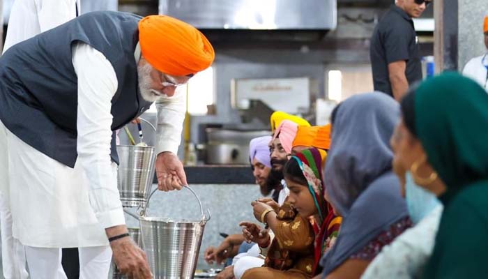 MODI AT GURUDWARA