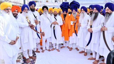 Photo of ਸੱਚਖੰਡ ਸ੍ਰੀ ਹਰਿਮੰਦਰ ਸਾਹਿਬ ਦੇ ਨਵੇਂ ਨਿਯੁਕਤ ਹੋਏ ਗ੍ਰੰਥੀ ਸਿੰਘ ਸਾਹਿਬਾਨ ਨੇ ਸੇਵਾ ਸੰਭਾਲੀ