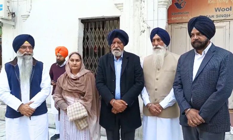 SGPC and Jathedar controversy 7 member committee meet with giani raghbir singh and statement on gurdwara act 1925