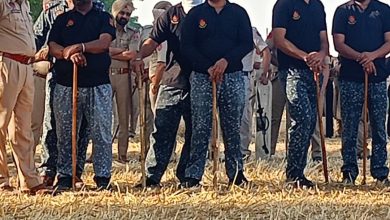 Photo of ਪੁਲਸ ਦੀ ਧੱਕੇਸ਼ਾਹੀ ਖ਼ਿਲਾਫ਼ ਪਿੰਡ ਅਖਾੜਾ ਦੇ ਲੋਕਾਂ ਨੇ ਜਗਰਾਉਂ ਹਠੂਰ ਰੋਡ ਕੀਤਾ ਬੰਦ