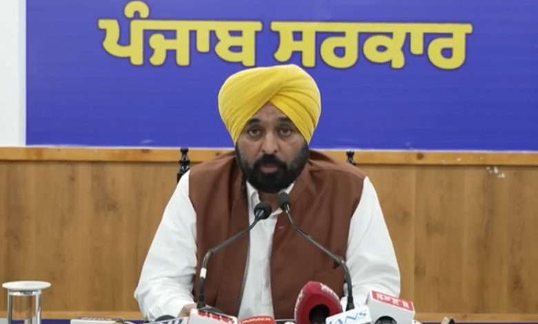 ਭਾਖੜਾ ਡੈਮ 'ਤੇ CISF ਦੀ ਤਾਇਨਾਤੀ 'ਤੇ ਵਿਵਾਦ: ਪੰਜਾਬ ਨੇ ਕਿਹਾ- ਕੇਂਦਰ ਖਰਚੇ ਲਗਾ ਰਿਹਾ ਹੈ, CM ਮਾਨ ਨੇ ਕਿਹਾ- ਪੰਜਾਬ ਪੁਲਿਸ ਮੁਫ਼ਤ ਸੁਰੱਖਿਆ ਦੇ ਰਹੀ 1 473584389 1152866219536068 8305641650167050019 n 3