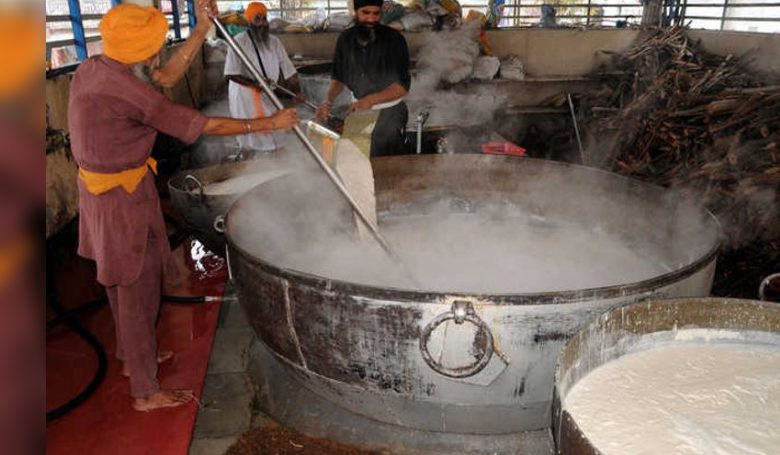 SGPC ਨੇ ਸਰਹੱਦੀ ਇਲਾਕਿਆਂ 'ਚੋਂ ਉਠਾਏ ਜਾ ਰਹੇ ਲੋਕਾਂ ਦੇ ਰਹਿਣ ਲਈ ਗੁਰੂ ਘਰਾਂ ’ਚ ਸਰਾਵਾਂ ਤੇ ਲੰਗਰ ਦਾ ਕੀਤਾ ਪ੍ਰਬੰਧ 1 495413483 696328693363057 6580831692412548977 n 5