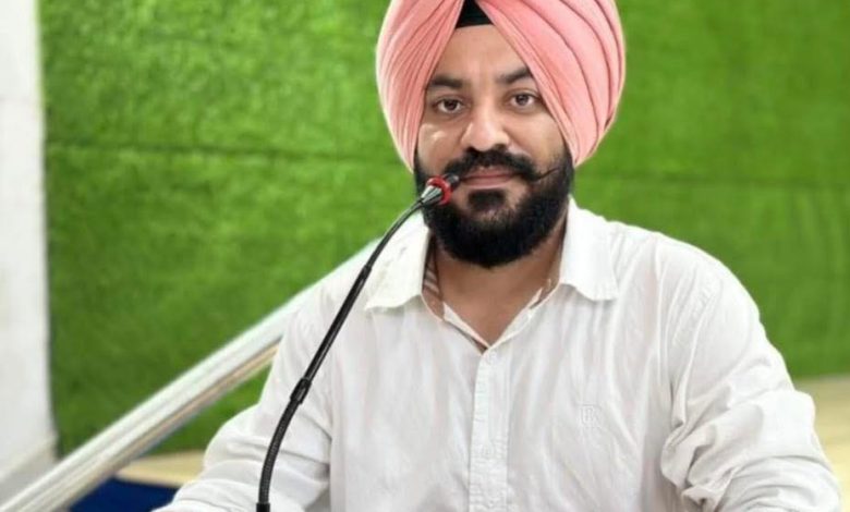 ਹਿਰਾਸਤ ‘ਚ ਤਸ਼ੱਦਦ ਨਾਲ ਮੌ.ਤ'' ਨਰਿੰਦਰ ਸਿੰਘ ਦੇ ਸਰੀਰ ’ਤੇ 16 ਥਾਵਾਂ ਤੇ ਮਿਲੇ ਸੱਟਾਂ ਦੇ ਨਿਸ਼ਾਨ, ਪੋਸਟਮਾਟਮ ਦੀ ਰਿਪੋਰਟ 'ਚ ਹੋਇਆ ਖੁਲਾਸਾ 1 500077525 3299032193573240 7024658887996384133 n