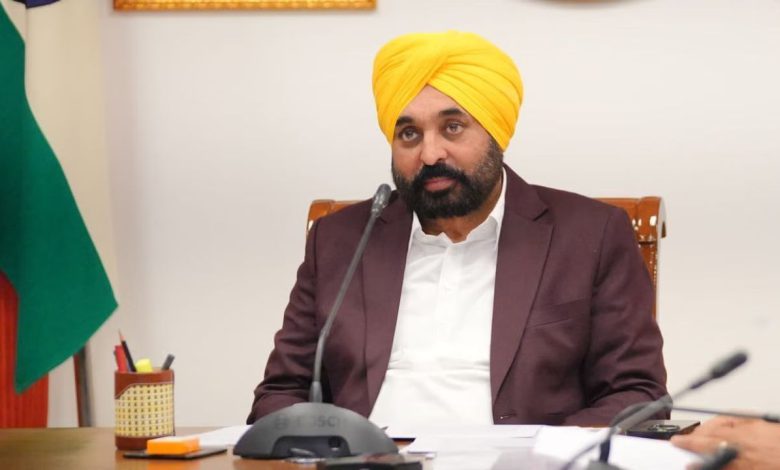 ਸਰਕਾਰ ਵਲੋਂ ਤਹਿਸੀਲਦਾਰਾਂ ਦੀ ਫਰਲੋ ਖ਼ਤਮ ਕਰਨ ਦਾ ਵੱਡਾ ਫੈਸਲਾ 1 CM 1