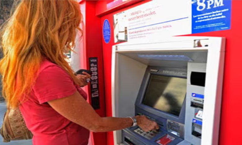 1 ਜੂਨ ਤੋਂ ਬਦਲਣਗੇ ਨਿਯਮ: ਕ੍ਰੈਡਿਟ ਕਾਰਡ, ATM, LPG ਅਤੇ FD, ਜਾਣੋ ਕਿਹੜੇ ਚਾਰਜਹੋਣਗੇ ਮਹਿੰਗੇ 1 D530 2