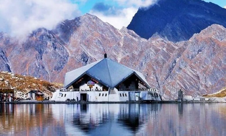 ਖੋਲ੍ਹੇ ਗਏ ਹੇਮਕੁੰਟ ਸਾਹਿਬ ਦੇ ਕਪਾਟ 1 Hemkund Sahib Yatra 2025 Start