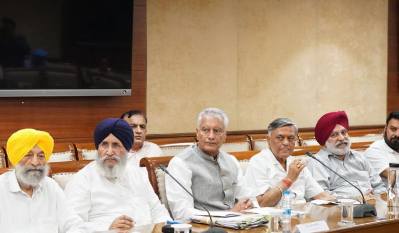 ਪਾਣੀਆਂ ਨੂੰ ਲੈਕੇ ਸਰਬ-ਪਾਰਟੀ ਮੀਟਿੰਗ ਵਿੱਚ ਹਿੱਸਾ ਲੈਣ ਲਈ ਪਹੁੰਚੀਆਂ ਵਿਰੋਧੀ ਪਾਰਟੀਆਂ 1 Untitled 1 copy 4
