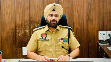 Photo of ਫਾਜ਼ਿਲਕਾ ਦੇ SSP ਵਰਿੰਦਰ ਬਰਾੜ ਨੂੰ ਮੁਅੱਤਲ, ਭ੍ਰਿਸ਼ਟਾਚਾਰ ਦੇ ਮੁਲਾਜ਼ਮਾਂ ਵਿਰੁੱਧ ਕਾਰਵਾਈ ਨਾ ਕਰਨ ਦਾ ਦੋਸ਼