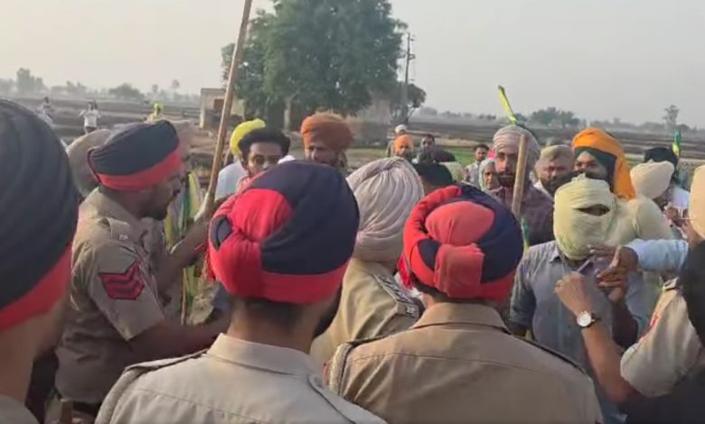 ਪਿੰਡ ਜਿਉਂਦੇ ’ਚ ਤੜਕਸਾਰ ਭਾਰੀ ਗਿਣਤੀ ’ਚ ਪਹੁੰਚੀ ਪੁਲਿਸ, ਪ੍ਰਸ਼ਾਸਨ ਅਤੇ ਕਿਸਾਨ ਆਹਮੋ ਸਾਹਮਣੇ 1 ff 21