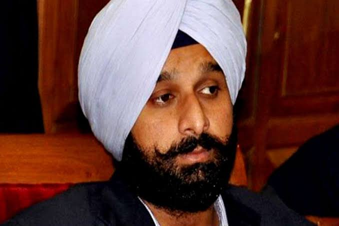 ਮਜੀਠੀਆ ਦੀ ਸੁਰੱਖਿਆ ਮਾਮਲੇ ‘ਤੇ ਹਾਈ ਕੋਰਟ ‘ਚ ਸੁਣਵਾਈ, ਪੰਜਾਬ ਸਰਕਾਰ ਨੇ ਸੀਲਬੰਦ ਰਿਪੋਰਟ ਕੀਤੀ ਪੇਸ਼ 1 images 2025 03 17T212249.702