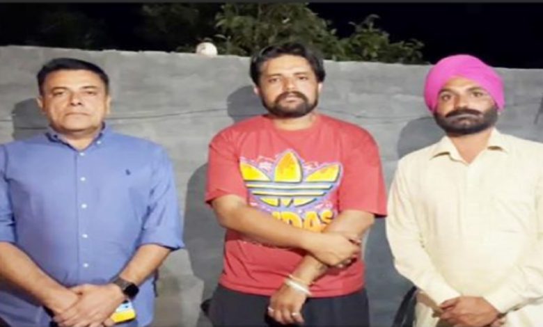 ਨੋਜਵਾਨ ਨੂੰ ਘਰ ਜਾ ਧਮਕੀਆਂ ਦੇਂਣ ਵਾਲੇ SHO ਨੂੰ ਕੀਤਾ ਗਿਆ ਲਾਇਨ ਹਾਜ਼ਿਰ 1 503162104 18062445569163743 1128195287115713880 n 7