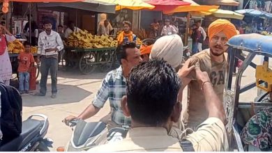 Photo of ਮੁਕਤਸਰ ਵਿੱਚ ਸ਼ਿਵ ਸੈਨਾ ਵਾਲਿਆਂ ਨੇ ਸਰਦਾਰ ਨੋਜਵਾਨ ਨਾਲ ਕੀਤੀ ਗੁੰਡਾਗਰਦੀ, ਪਾੜੇ ਕੱਪੜੇ