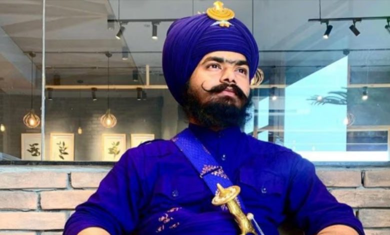 ਅੰਮ੍ਰਿਤਪਾਲ ਸਿੰਘ ਮਹਿਰੋਂ ਨੂੰ ਵਿਦੇਸ਼ ਭੱਜਣ ਤੋਂ ਰੋਕਣ ਲਈ ਪੁਲਿਸ ਨੇ LOC ਨੋਟਿਸ ਜਾਰੀ 1 GtS2zFvbMAMMCRZ 7