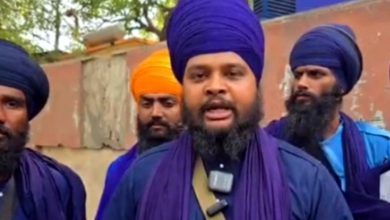 Photo of ਅਮ੍ਰਿਤਪਾਲ ਦੇ ਹੱਕ ਵਿੱਚ ਧਰਨਾ ਦੇਣ ਆ ਰਹੇ ਨਹਿੰਗ ਸਿੰਘਾਂ ਨੂੰ ਪੁਲਿਸ ਨੇ ਕੀਤਾ ਰਾਉਂਡਅੱਪ