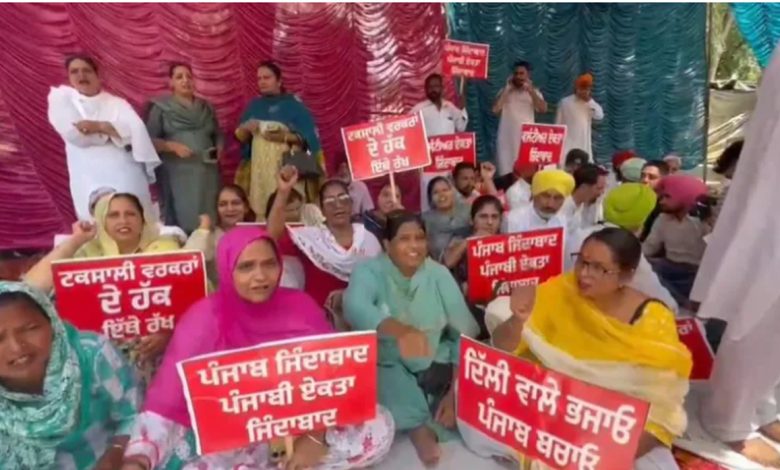 AAP ਨੇ ਅਮਨਦੀਪ ਕੌਰ ਨੂੰ ਮਹਿਲਾ ਵਿੰਗ ਦੀ ਸੂਬਾ ਮੁਖੀ ਕੀਤਾ ਨਿਯੁਕਤ, ਪ੍ਰੀਤੀ ਮਲਹੋਤਰਾ ਨੂੰ ਅਹੁਦੇ ਤੋਂ ਹਟਾਇਆ 1 badbi copy