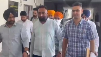 Photo of ਰੇਸ਼ਮ ਸਿੰਘ ਵਾਸੀ ਪਿੰਡ ਹਮਦੀਦੀ (ਬਰਨਾਲਾ) ਨੂੰ ਮੋਹਾਲੀ ਅਦਾਲਤ ਨੇ ਭੇਜਿਆ 3 ਦਿਨਾਂ ਦੇ ਪੁਲਿਸ ਰਿਮਾਂਡ ‘ਤੇ