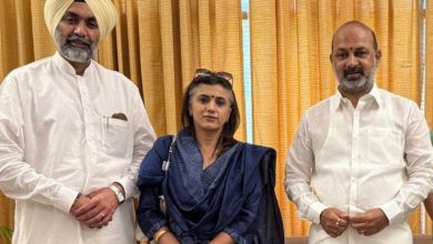 Photo of ਕਰਨਲ ਬਾਠ ਦੀ ਪਤਨੀ ਨੇ ਕੇਂਦਰੀ ਰਾਜ ਮੰਤਰੀ ਕੋਲ ਲਗਾਈ ਇਨਸਾਫ ਦੀ ਗੁਹਾਰ