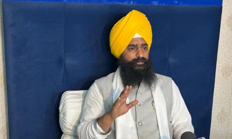 ਸਦੀ ਦੇ ਮਹਾਨ ਸਿੱਖ ਦੌੜਾਕ ਸ. ਫ਼ੌਜਾ ਸਿੰਘ ਦੇ ਅਕਾਲ ਚਲਾਣੇ ਨਾਲ ਮਨ ਨੂੰ ਗਹਿਰਾ ਦੁੱਖ ਪੁੱਜਾ : ਜਥੇਦਾਰ ਗੜਗੱਜ 1 518273438 591281224034558 1805067711676073262 n 2