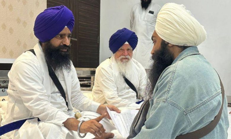 ਸਰਕਾਰ ਦਾ ਕੰਮ ਸਿੱਖ ਧਾਰਮਿਕ ਮਾਮਲਿਆਂ ਵਿੱਚ ਦਖ਼ਲ ਦੇਣਾ ਨਹੀਂ ਅਤੇ ਨਾ ਹੀ ਗੁਰਮਤਿ ਸਮਾਗਮ ਕਰਵਾਉਣਾ ਹੈ, : ਜਥੇਦਾਰ ਗੜਗੱਜ 1 GwqoArVX0AA4CbF 7