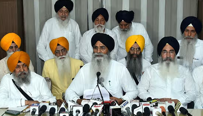 ਜੇ 2-3 ਦਿਨਾਂ ‘ਚ ਮੁਲਜ਼ਮਾ ਨੂੰ ਕਾਬੂ ਨਾ ਕੀਤਾ ਗਿਆ ਤਾਂ SGPC ਵਫ़ਦ ਰਾਹੀਂ ਕੇਂਦਰੀ ਗ੍ਰਹਿ ਮੰਤਰੀ ਨਾਲ ਕਰੇਗੀ ਮੁਲਾਕਾਤ 1 d5 104