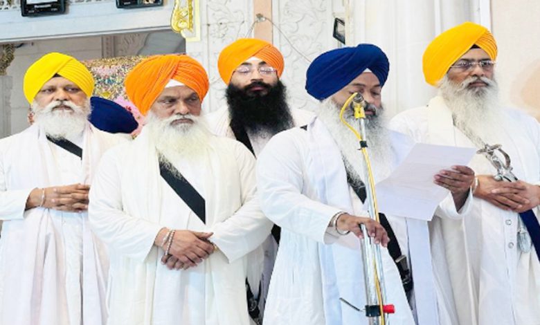 ਅਕਾਲ ਤਖ਼ਤ ਤੇ ਪਟਨਾ ਸਾਹਿਬ ਵਿਚਾਲੇ ਵਧਿਆ ਵਿਵਾਦ, ਜਥੇਦਾਰ ਗੜਗੱਜ ਤੇ ਟੇਕ ਸਿੰਘ ਤਨਖ਼ਾਹੀਆ ਕਰਾਰ 1 d5 22