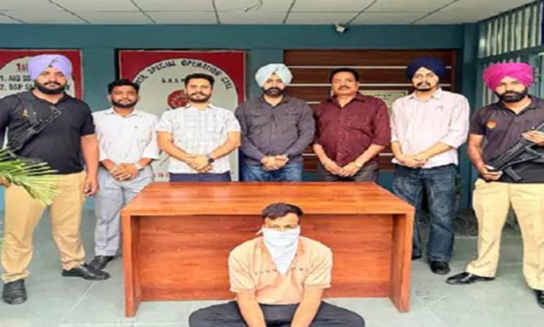 ਫ਼ੌਜੀ 'ਤੇ ਦੇਸ਼ ਨਾਲ ਗ਼ੱਦਾਰੀ ਦਾ ਇਲਜ਼ਾਮ, ISI ਨੂੰ ਖ਼ੁਫ਼ੀਆ ਜਾਣਕਾਰੀ ਦੇਣ ਦੇ ਦੋਸ਼ ਹੇਠ ਪ੍ਰੋਡਕਸ਼ਨ ਵਾਰੰਟ 'ਤੇ ਲਿਆ 1 d5 53